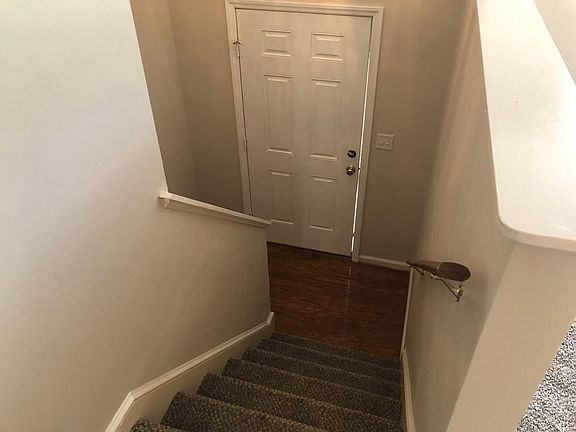 2nd image of 3395 Village Ct NE
