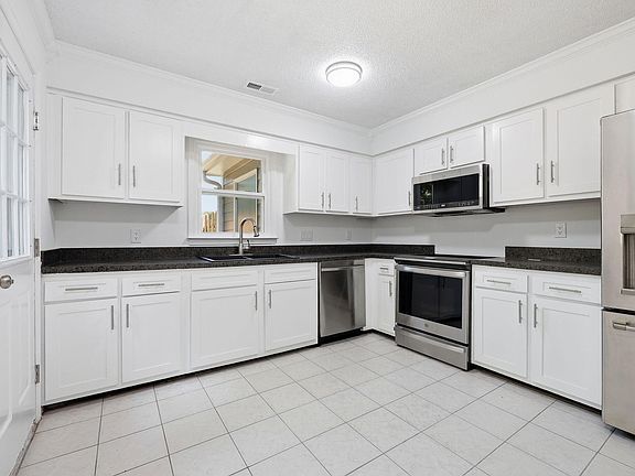 5th image of 6901 Saxby Ct