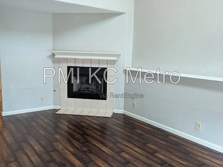 15811 E 20th St S — Photo 3