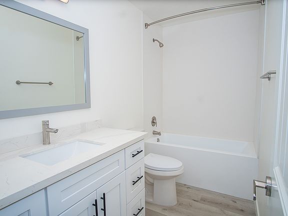 5th image of 6709 Kelly St