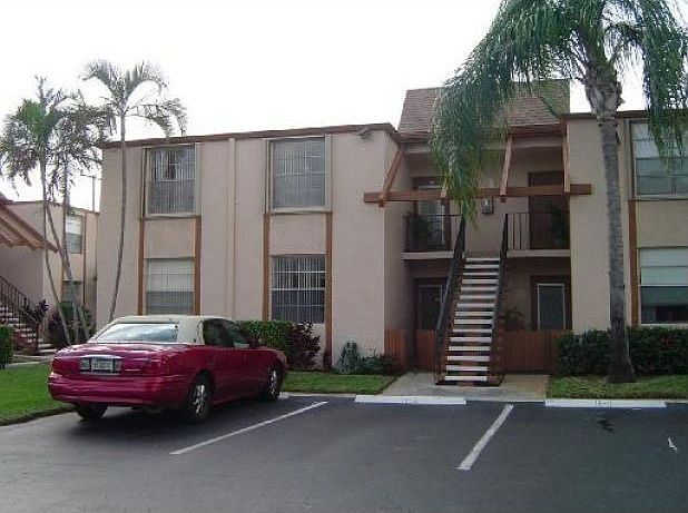 1st image of 14 Willowbrook Ln APT 102