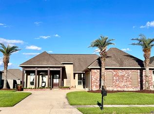 6174 Pelican Crossing Dr, Gonzales, LA 70737