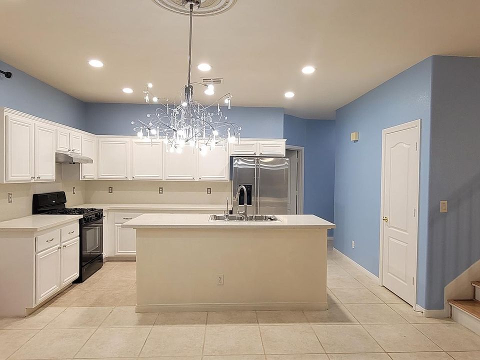 1st image of 2942 Jacaranda Dr