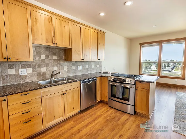 224 N Holladay Dr #201 — Photo 51