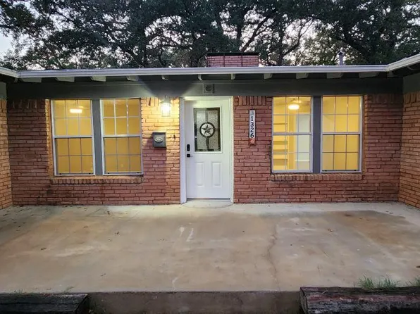 1326 S Pecan St, Arlington, TX 76010