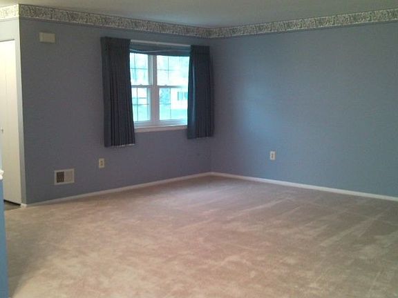 Large Open Living Room 18 x 16