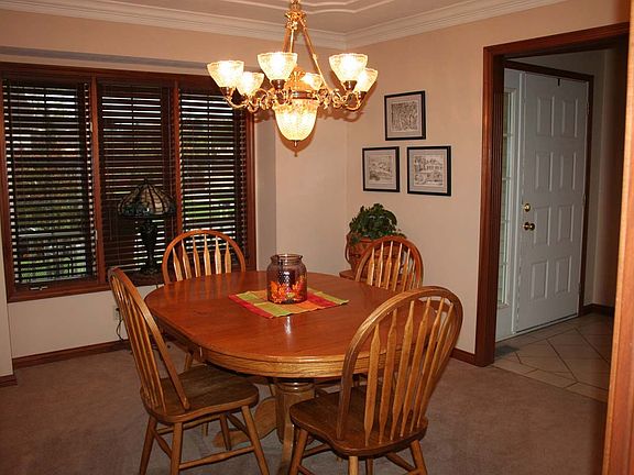 4th image of 1703 Meadow Woods Ct