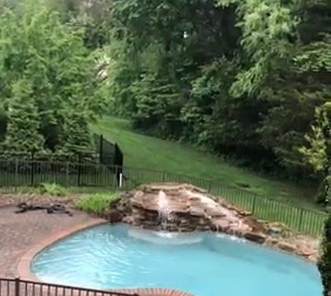 5th image of 2 Norton Dr