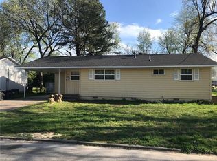 209 E Sunset Ave, Springdale, AR 72764