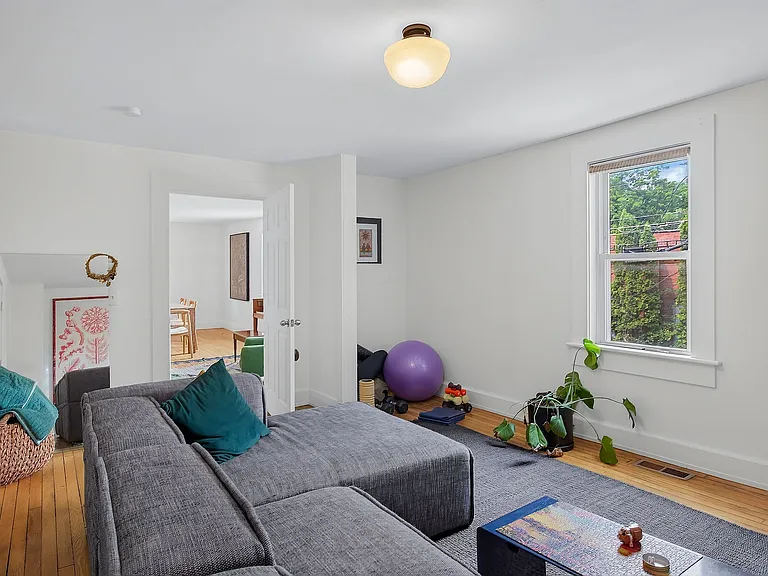 392 Park St #A — Photo 15