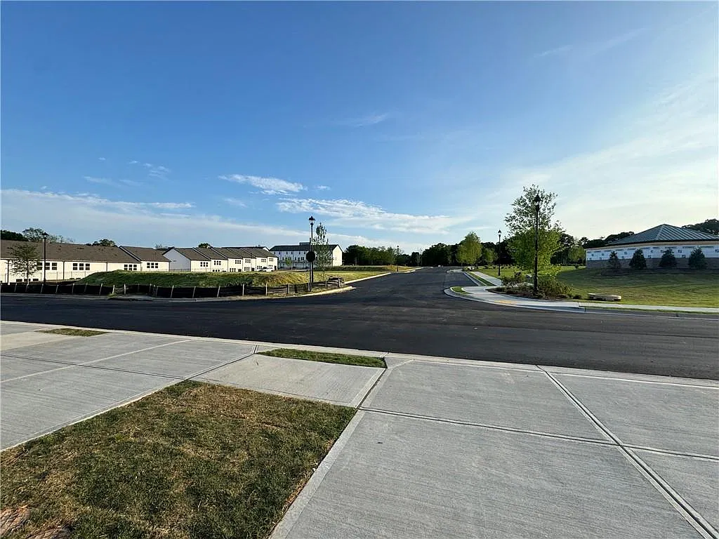 3 bed, 2.5 bath, 1813 sqft, $1,875 — Photo 4