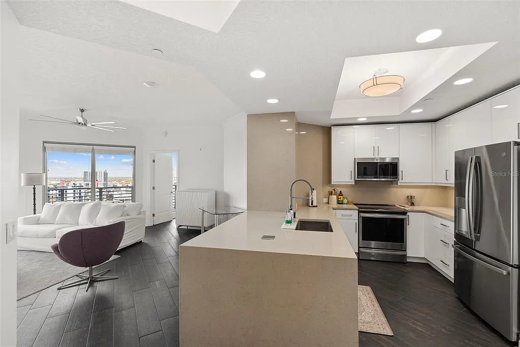 2 bed, 2.5 bath, 1338 sqft, $5,500 — Photo 4
