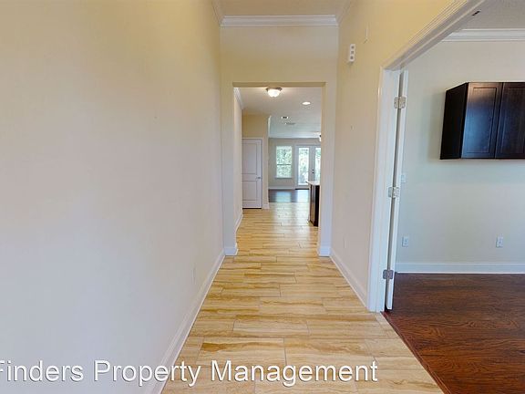 3rd image of 91 Aspen Leaf Dr