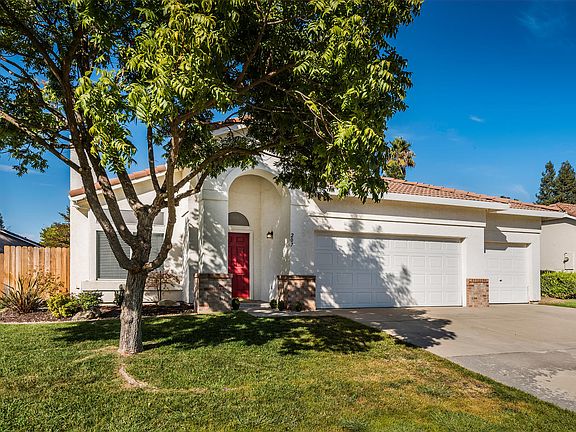 3rd image of 207 Red Leaf Ct