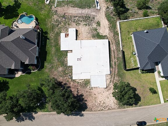 4th image of 439 Presa Dr