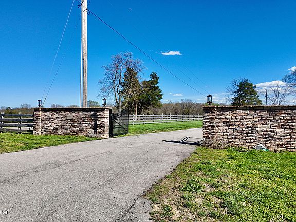 2nd image of 2139 Mobley Mill Rd