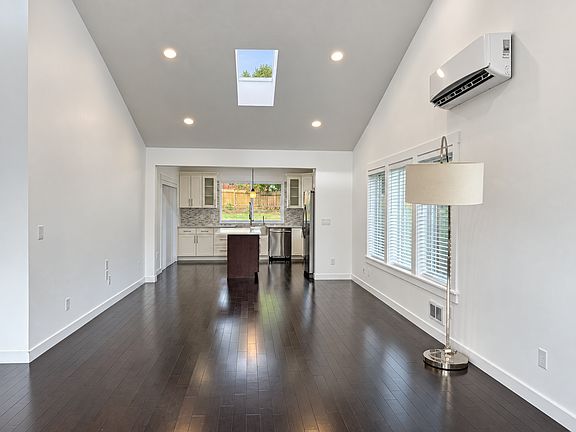 5th image of 21806 Poplar Way