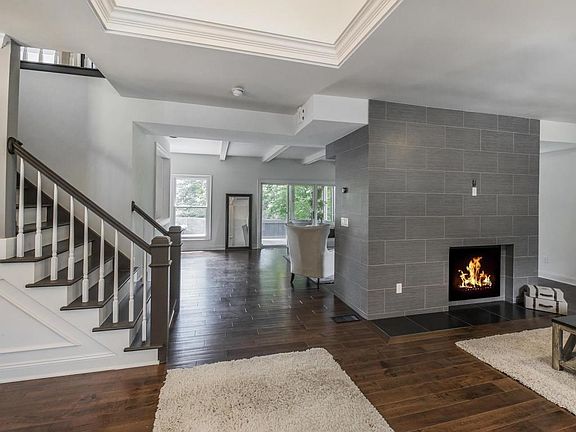 5th image of 285 Eastchester Ct