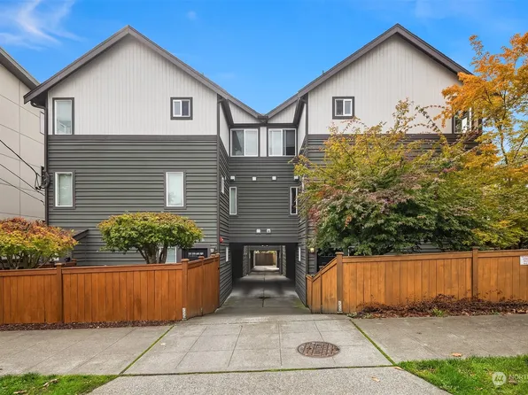 2123 N 113th Street #B, Seattle, WA 98133
