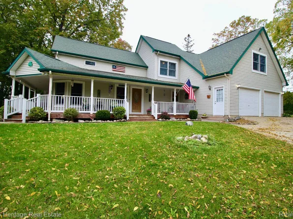 808 N Bridge St, Linden, MI 48451