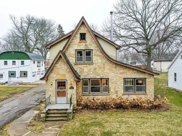 6013 Exchange St, Mcfarland, WI 53572