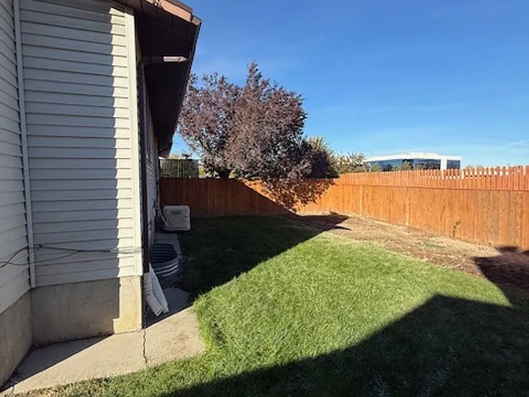537 E Acoma Rd — Photo 19