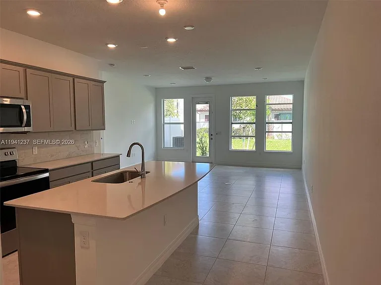 6121 Rancho Ln — Photo 3