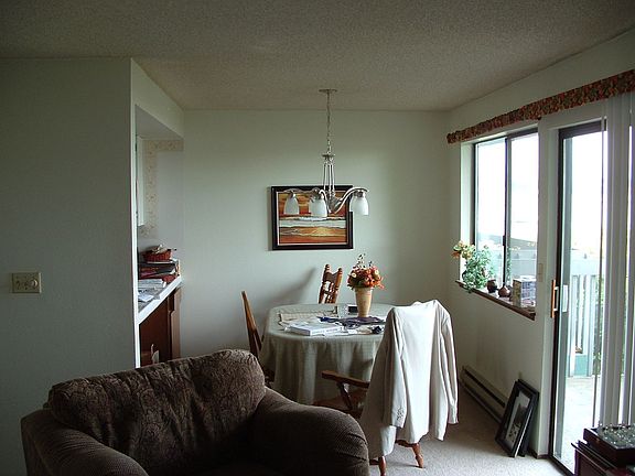 4th image of 103 Rockwell Ave #16
