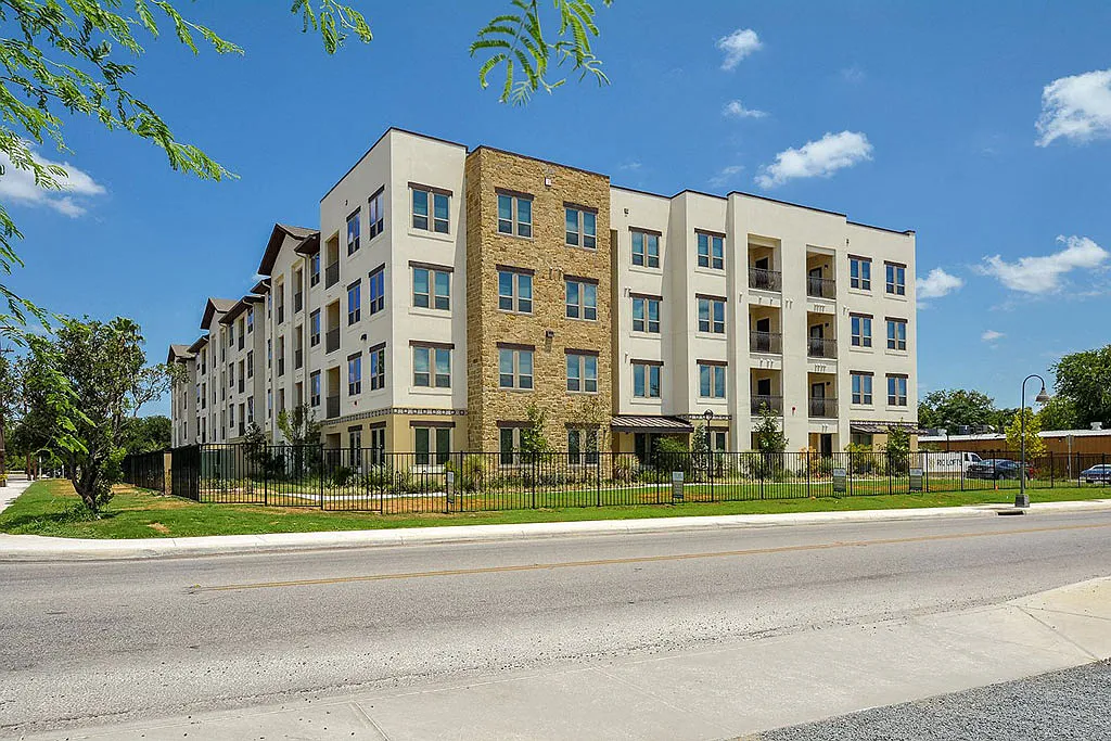 Rio Lofts — Photo 1