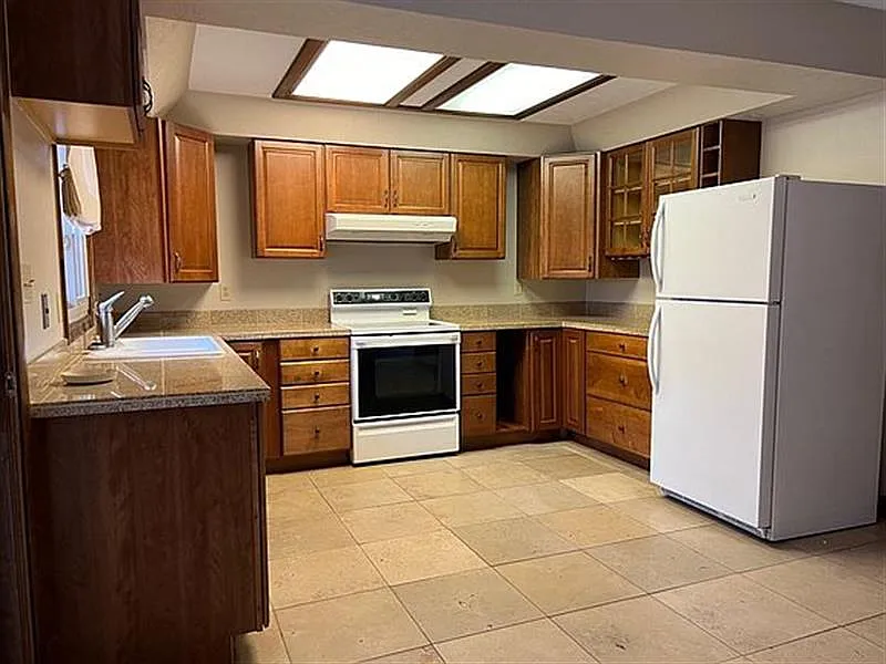 1218 HAHN CT — Photo 2