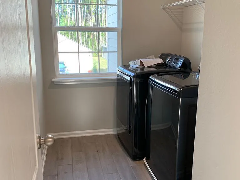 Codona Glen Dr — Photo 4