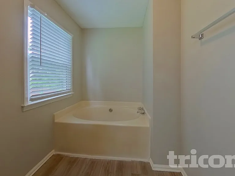 4860 Country Cove Way — Photo 9