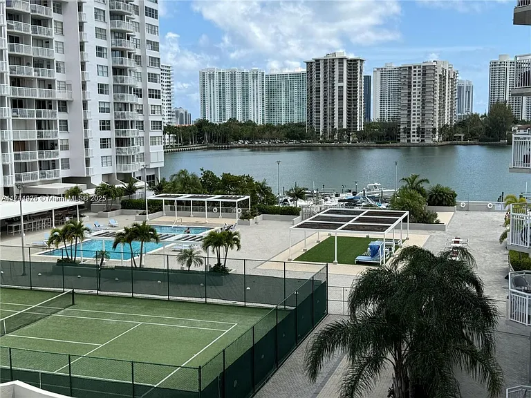18031 Biscayne Blvd #502 — Photo 3