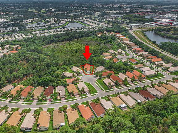 4th image of 604 NW Treves Court