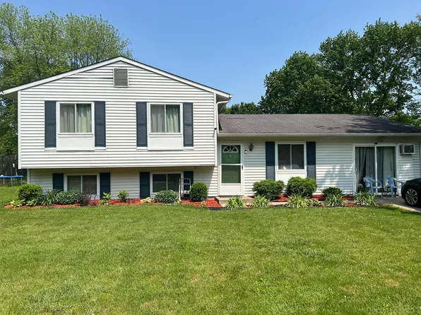 1321 New Field Ln, Indianapolis, IN 46231