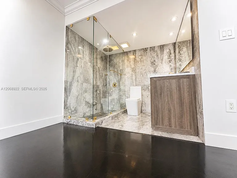1700 NW North River Dr #805 — Photo 12