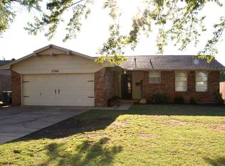 2700 Larkspur Rd, Moore, OK 73160