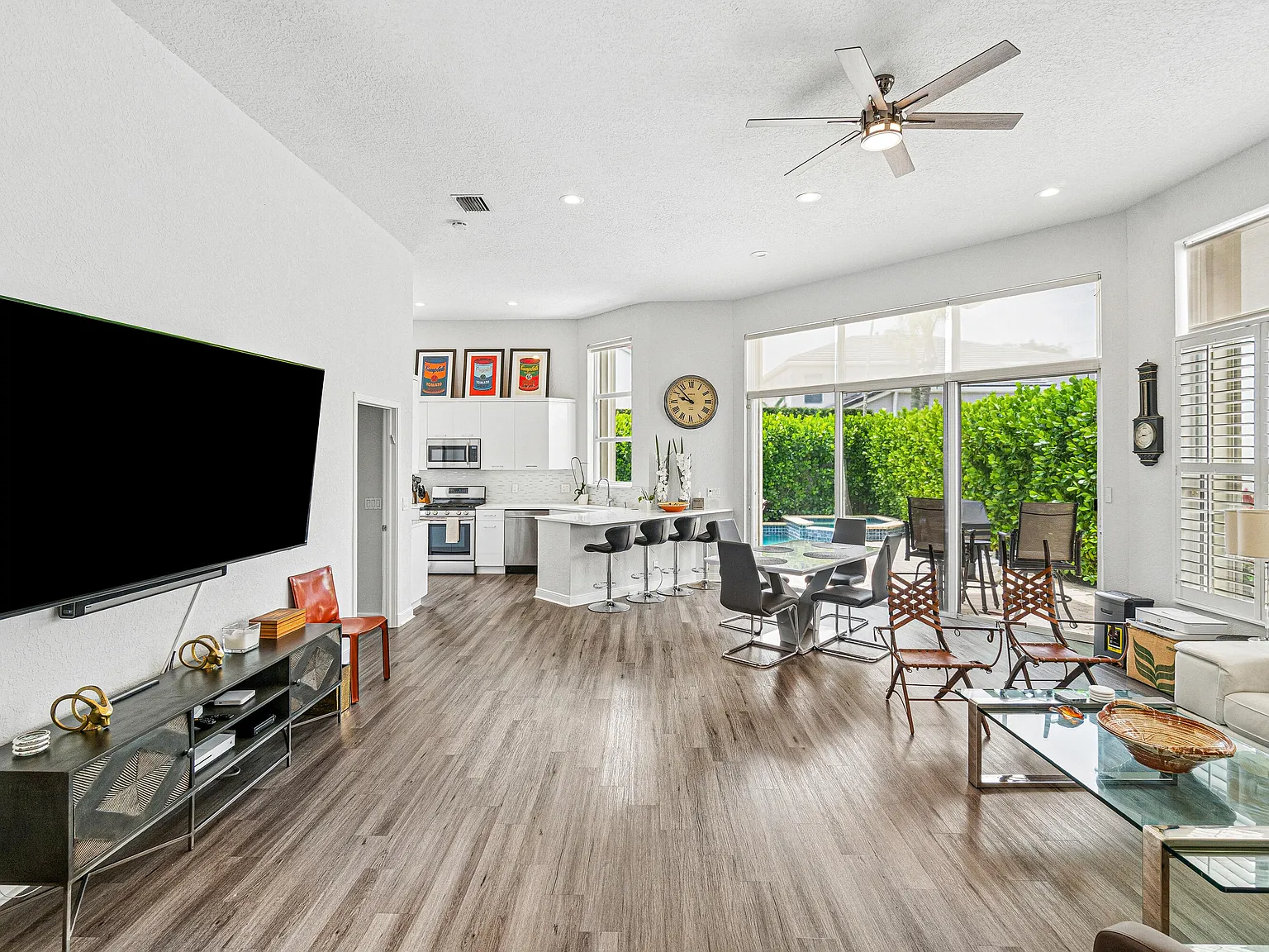 3 bed, 2.0 bath, 1607 sqft, $16,500 — Photo 4