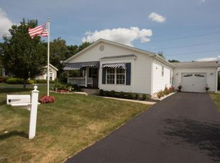 28 Perrys Ln, Manahawkin, NJ 08050