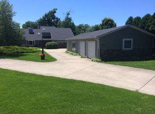 16298 Highland Dr, Spring Lake, MI 49456