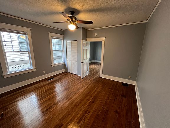 5th image of 290 N Willett St