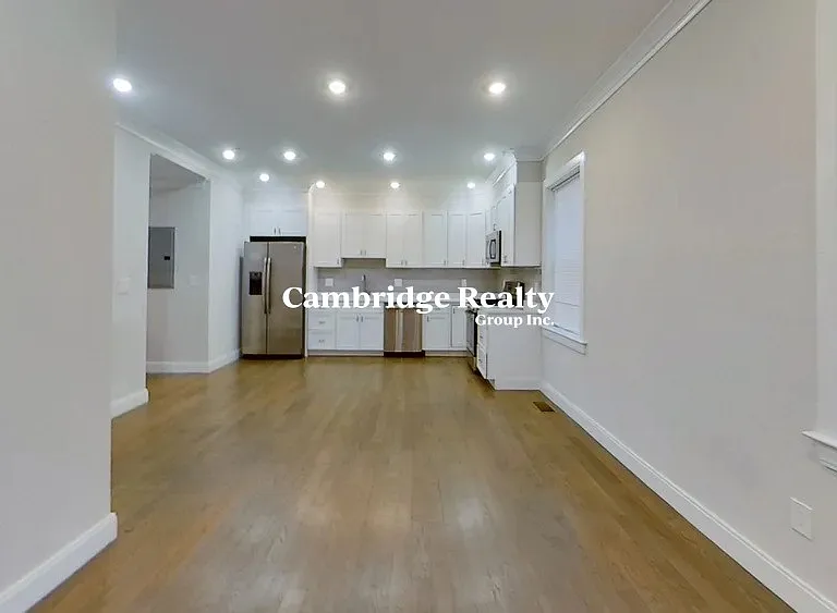 79 Linden St #2T — Photo 3