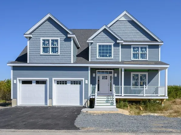 8 Narragansett Dr, West Bridgewater, MA 02379