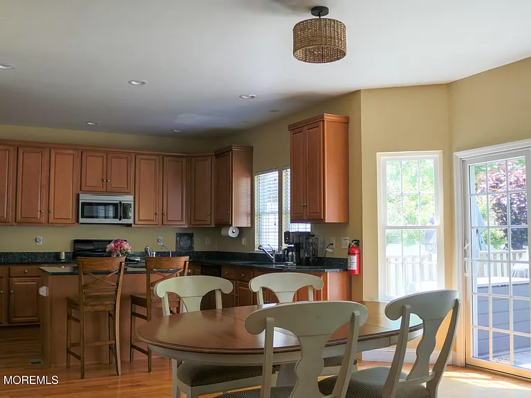 165 Osborne Ave — Photo 11