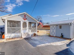 215 Nanticoke Rd, Baltimore, MD 21221