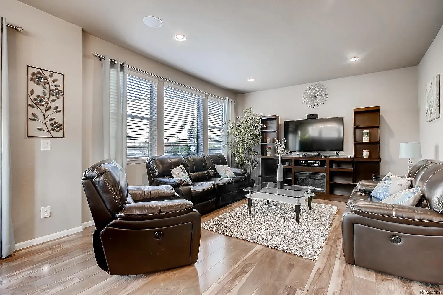 4 bed, 3.5 bath, 2900 sqft, $3,499 — Photo 4