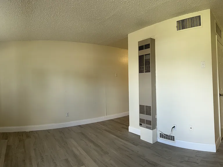 3525 Sheridan St #1 — Photo 2