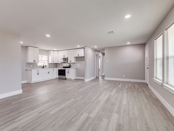 3rd image of 1012 Rancho Dr