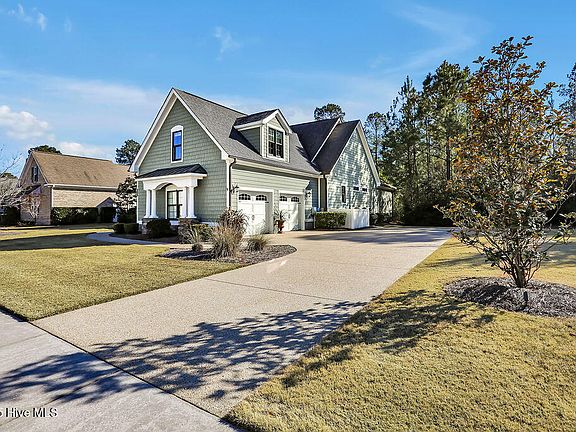 3rd image of 1112 Evangeline Drive