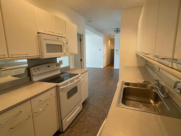 54 Wildey St #4 — Photo 8